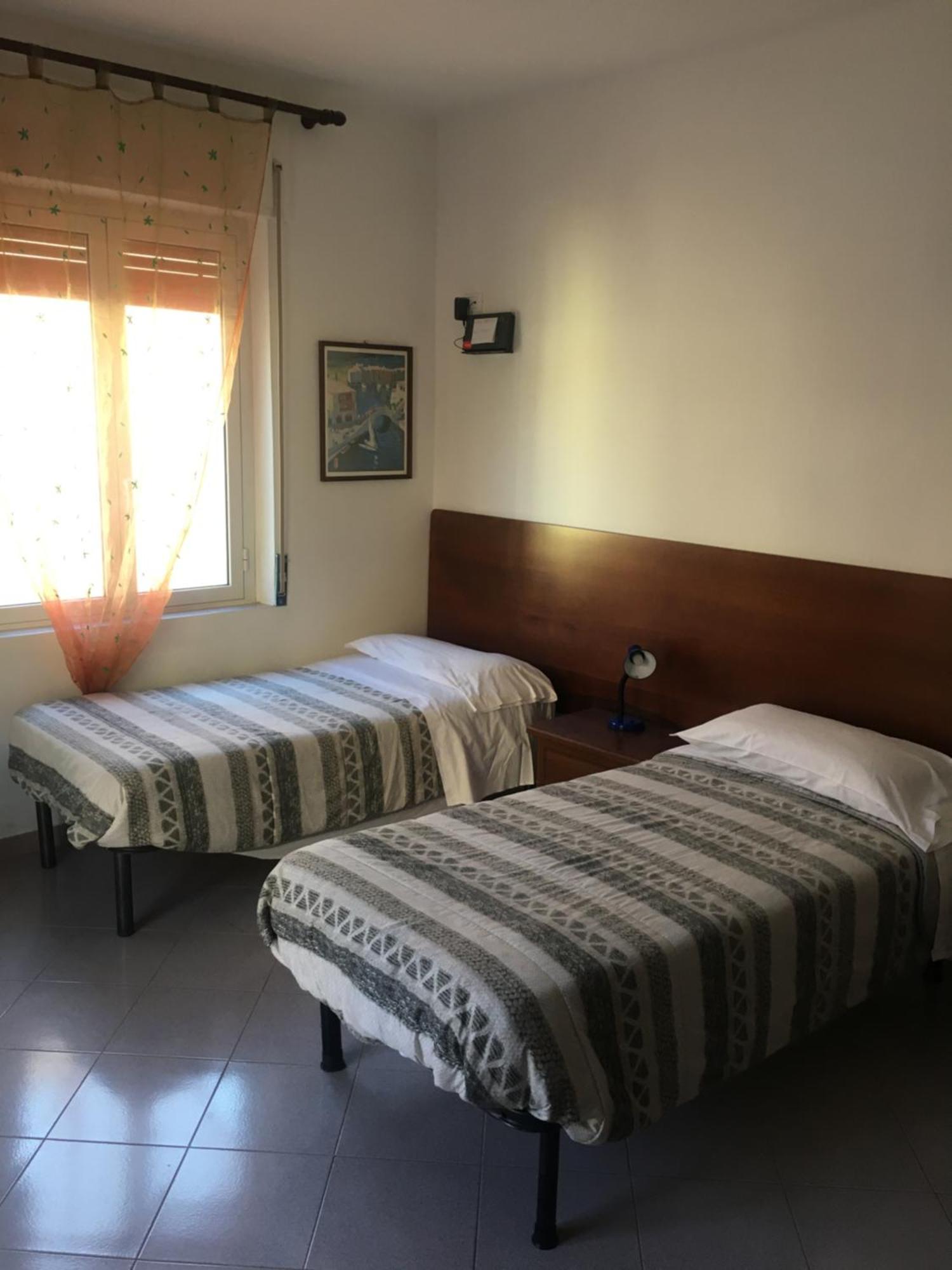 Appartamento Miramare, 2 Camere, Cucina, Bagno, Вентимилья Экстерьер фото